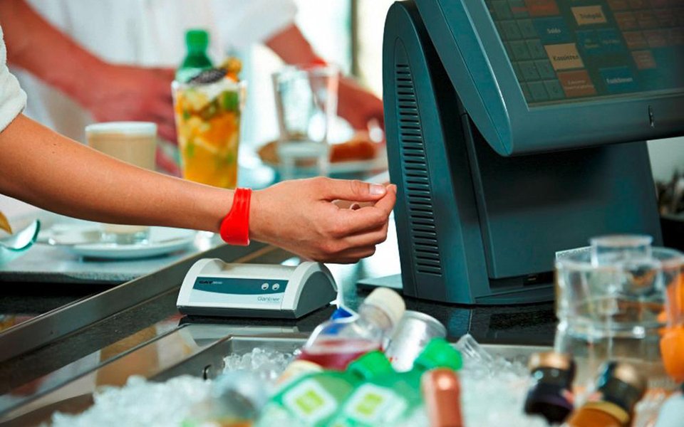 Penggunaan gelang tangan RFID dalam acara ini akan memberi manfaat kepada peserta, penganjur dan penaja.